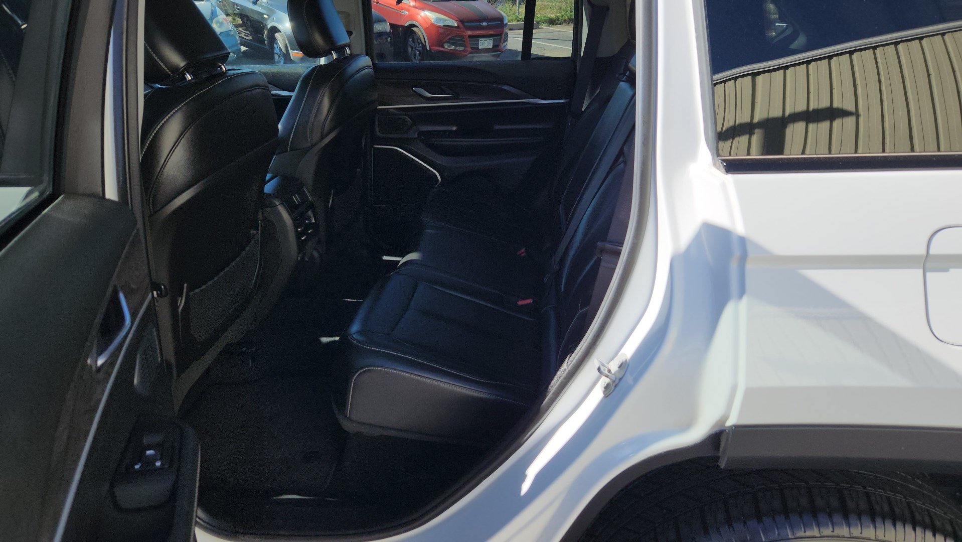 Used 2024 Jeep Grand Cherokee Limited 4xe AWD/4WD image 21