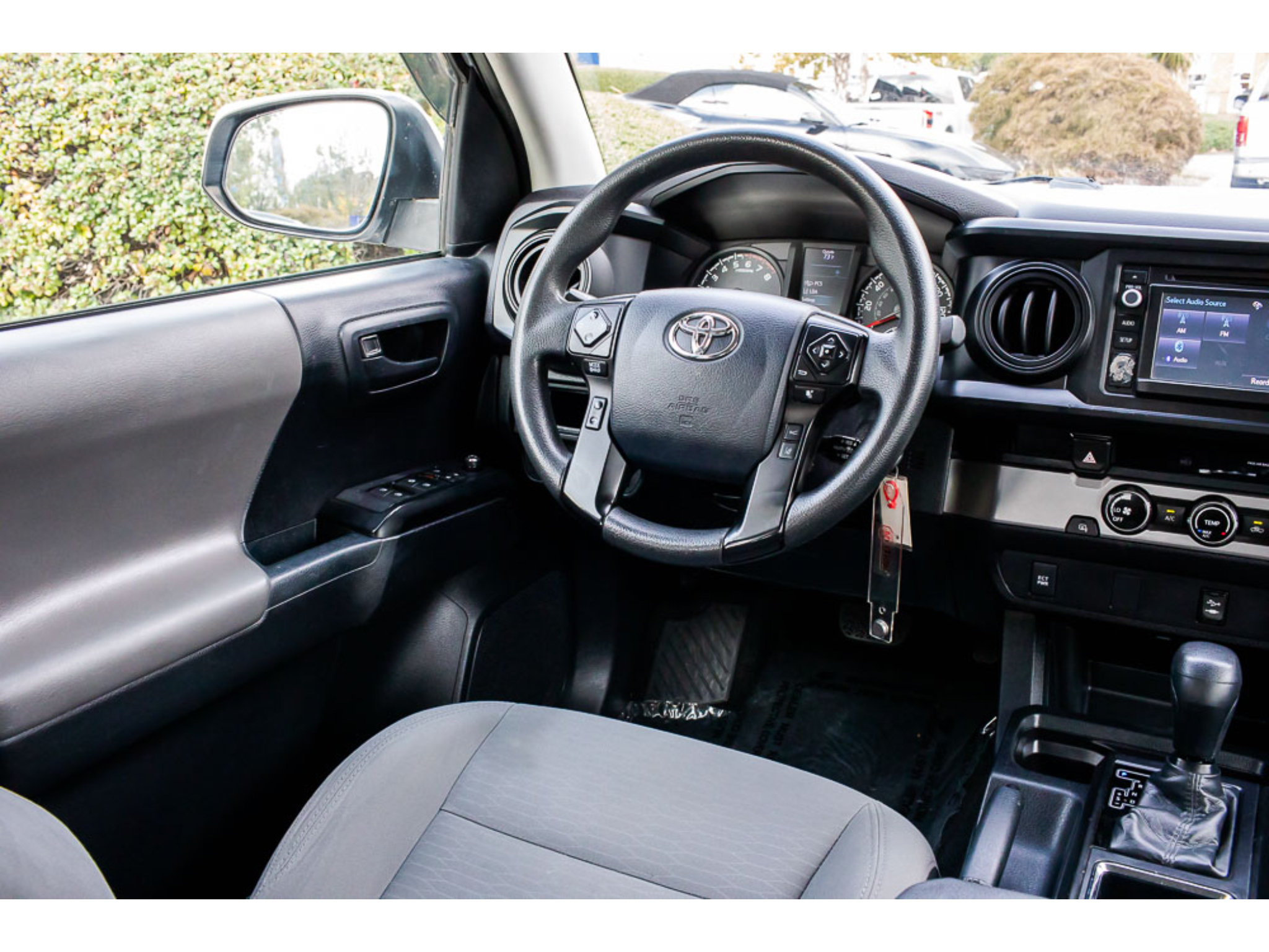 Used 2018 Toyota Tacoma SR RWD image 12