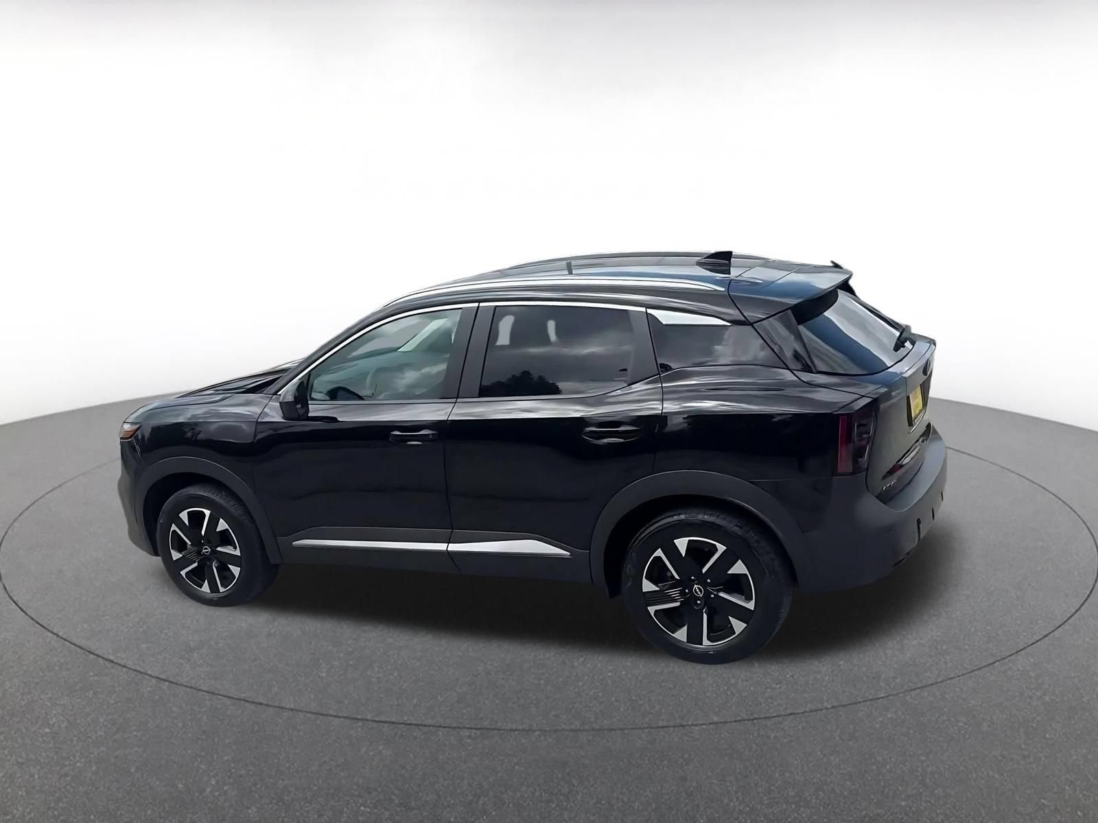 Used 2026 Nissan Kicks SV w/ Cold Weather Package AWD/4WD image 8