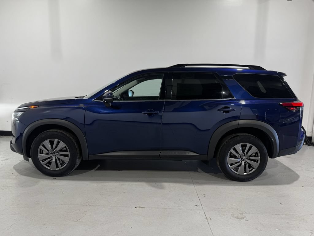 Used 2025 Nissan Pathfinder SV AWD/4WD image 14