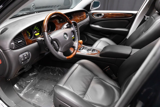 Used 2005 Jaguar XJ8 RWD image 43