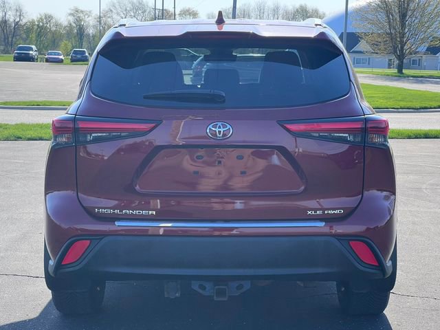 Used 2022 Toyota Highlander XLE AWD/4WD image 44