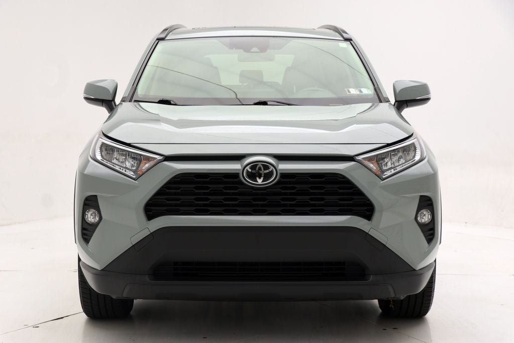 Used 2020 Toyota RAV4 XLE Premium AWD/4WD image 4