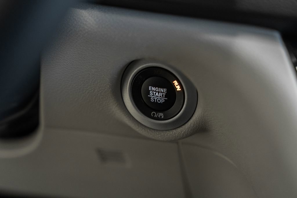 Certified 2024 Chrysler Pacifica Touring-L image 29