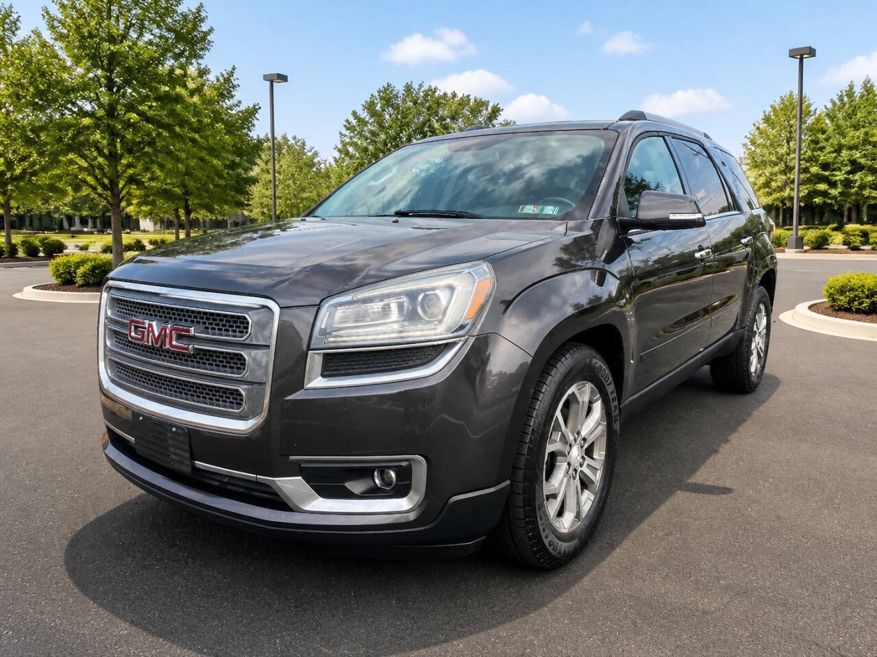 Used 2015 GMC Acadia SLT AWD/4WD image 1