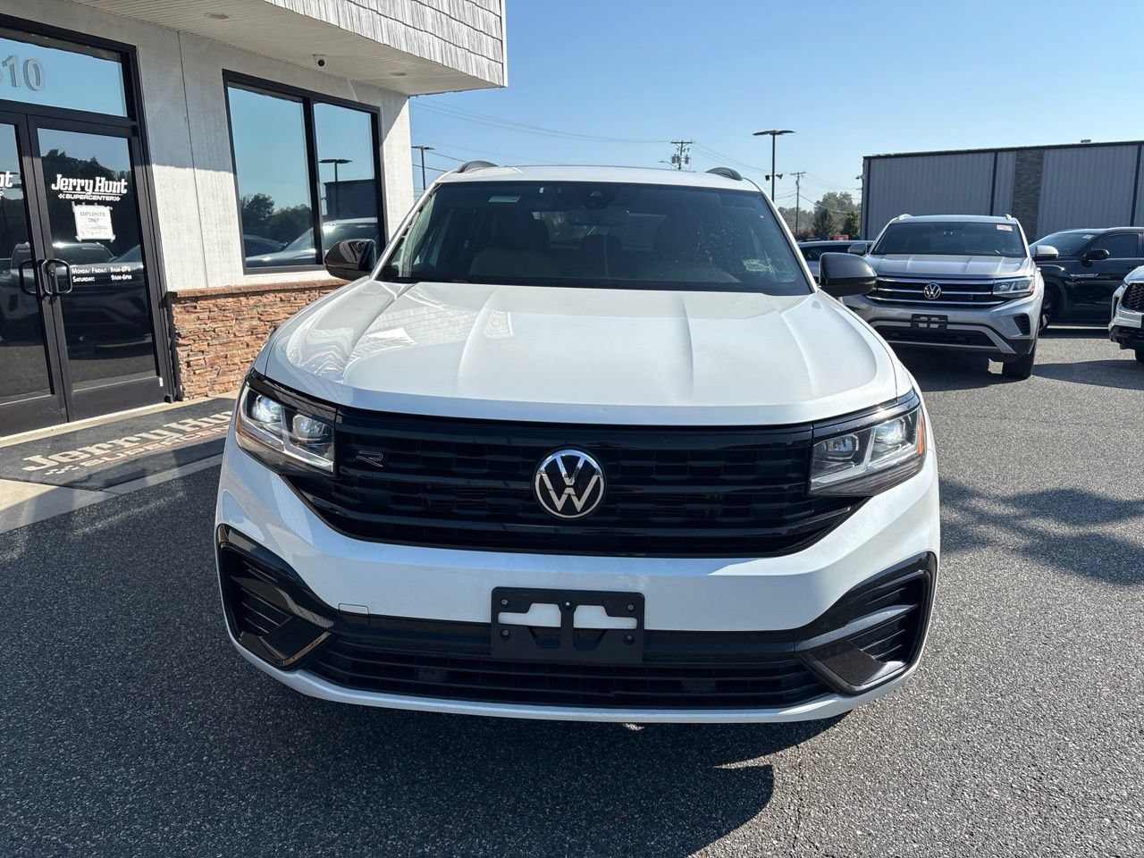 Used 2023 Volkswagen Atlas Cross Sport SEL R-Line AWD/4WD image 12