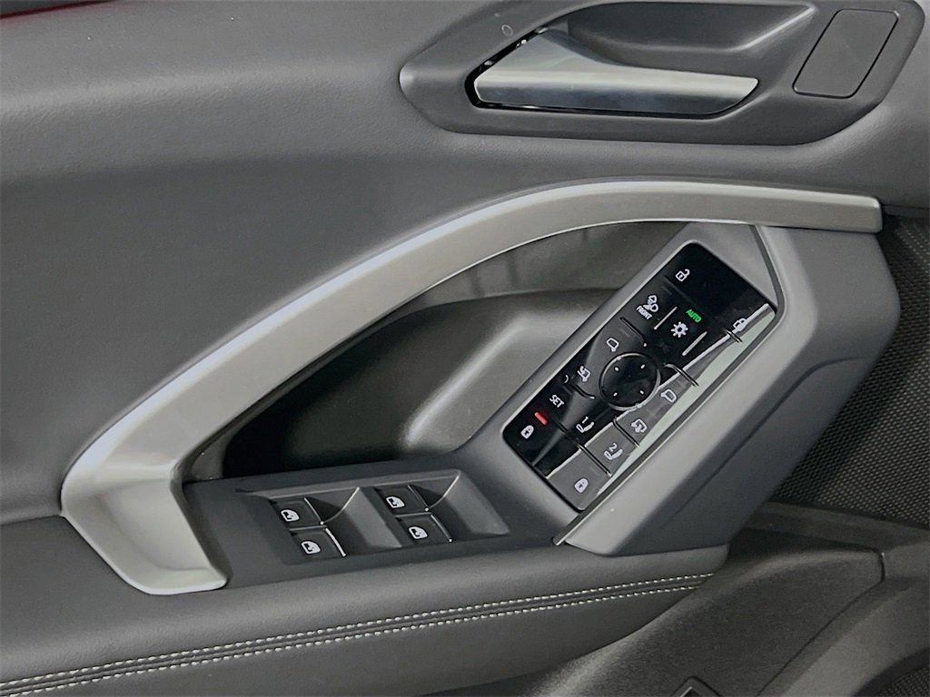 New 2025 Audi Q5 Premium Plus image 18