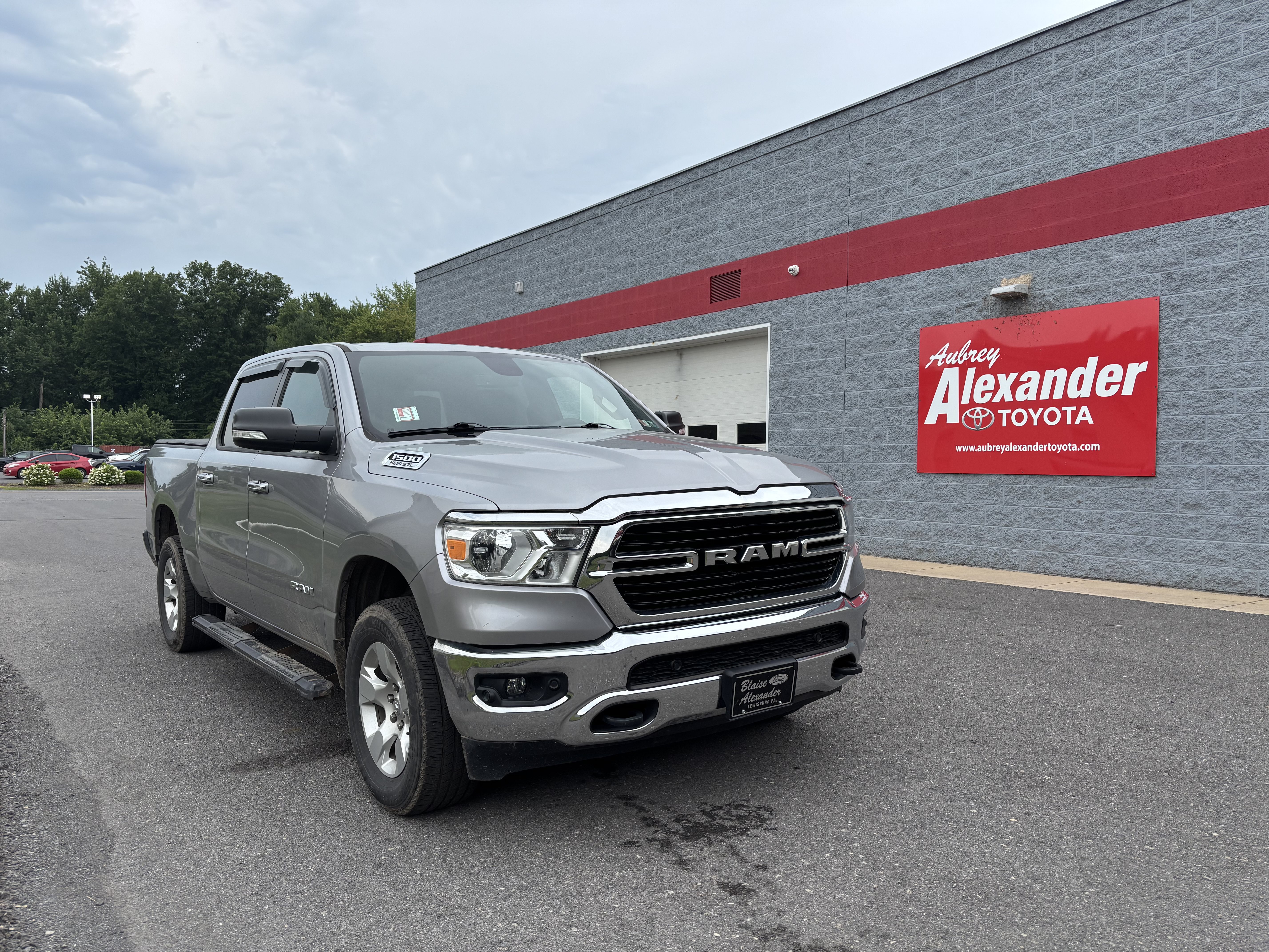 Used 2020 RAM 1500 Big Horn AWD/4WD image 1