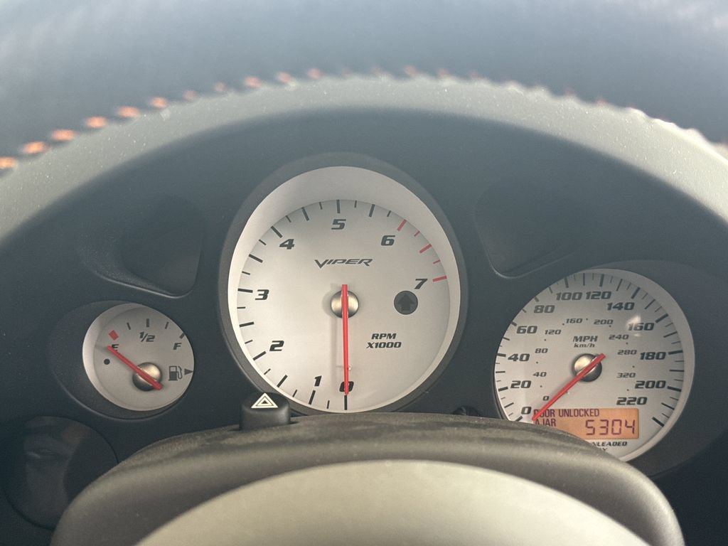 Used 2005 Dodge Viper SRT-10 w/ Copperhead Edition Group RWD image 13