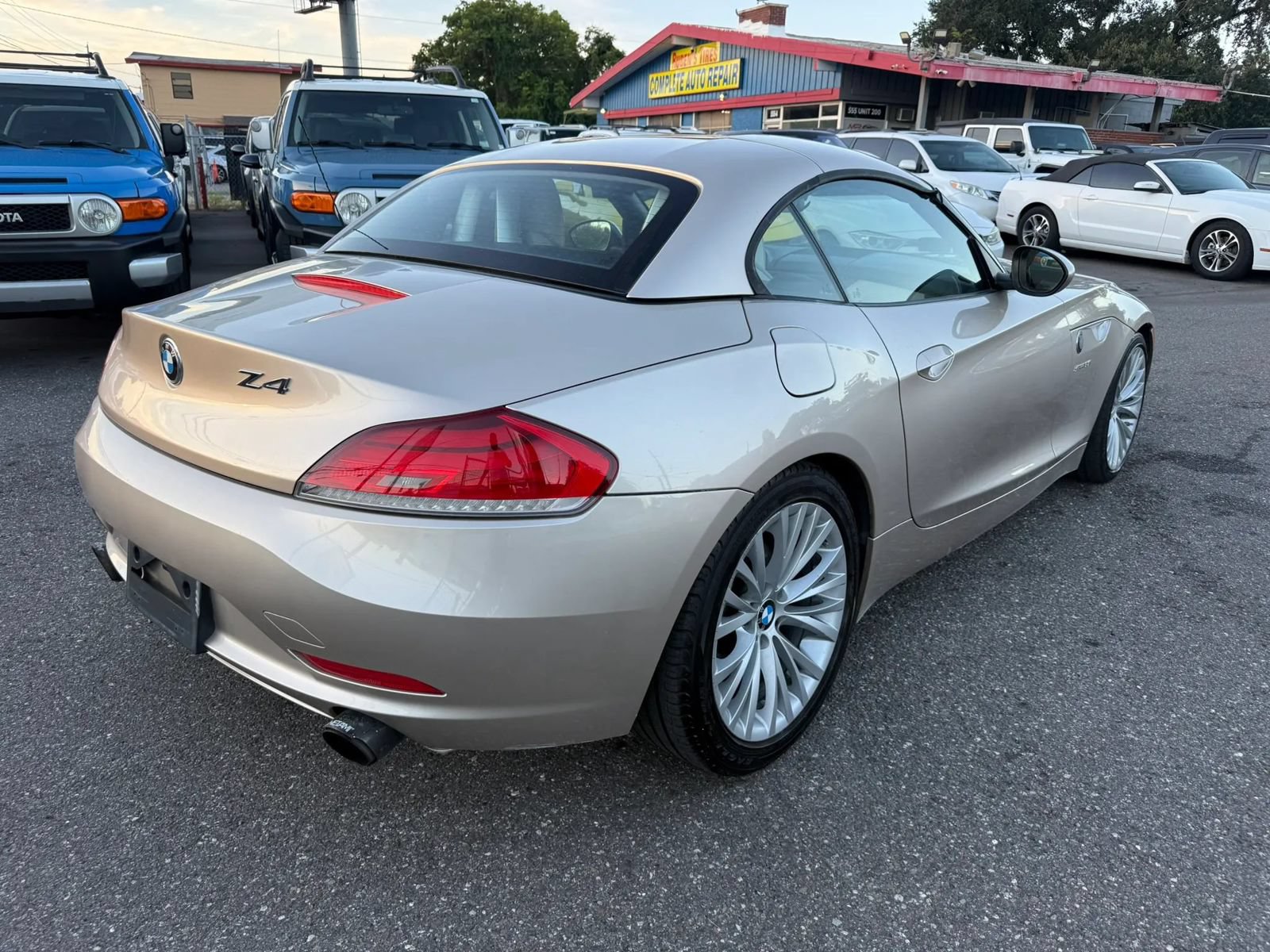 Used 2010 BMW Z4 sDrive35i w/ Premium Pkg RWD image 5