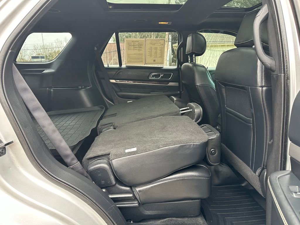 Used 2016 Ford Explorer Platinum image 45