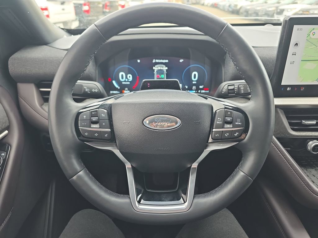 Used 2025 Ford Explorer Platinum w/ LUX Leather Package AWD/4WD image 25