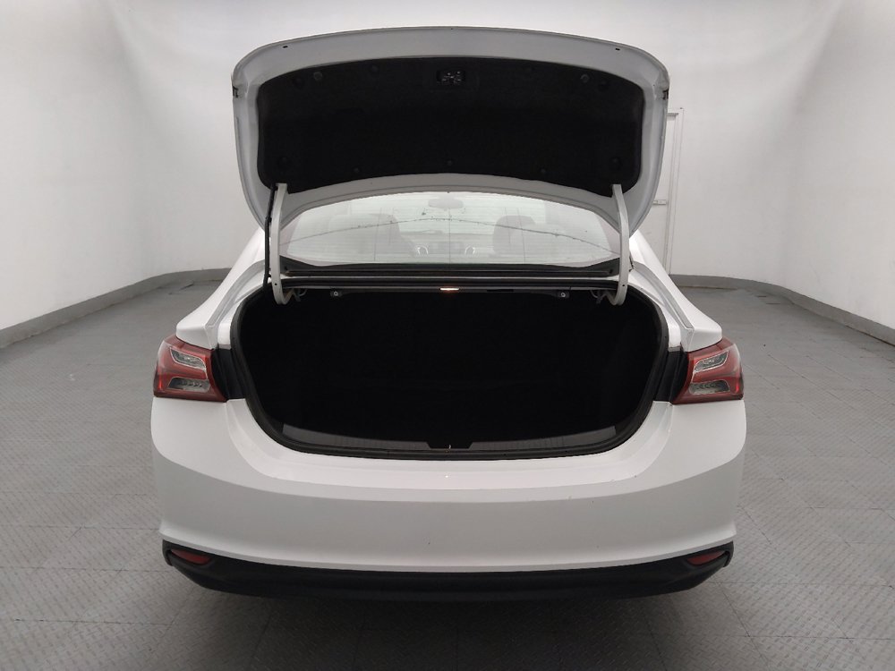 Used 2021 Chevrolet Malibu LT FWD image 29