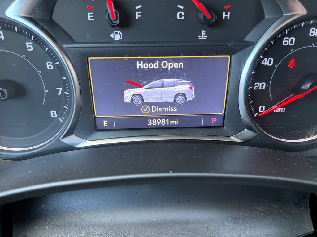 Used 2024 GMC Terrain SLT AWD/4WD image 16