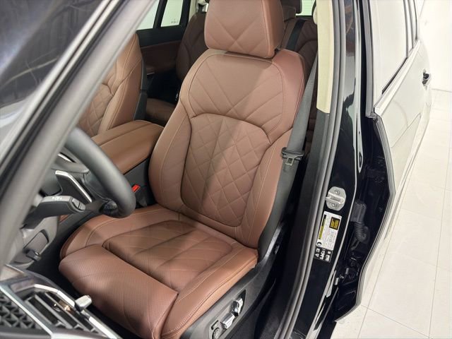 Used 2026 BMW X7 xDrive40i w/ Premium Package image 13
