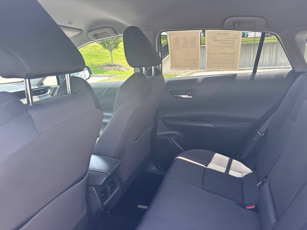 Used 2023 Toyota Venza LE AWD/4WD image 23