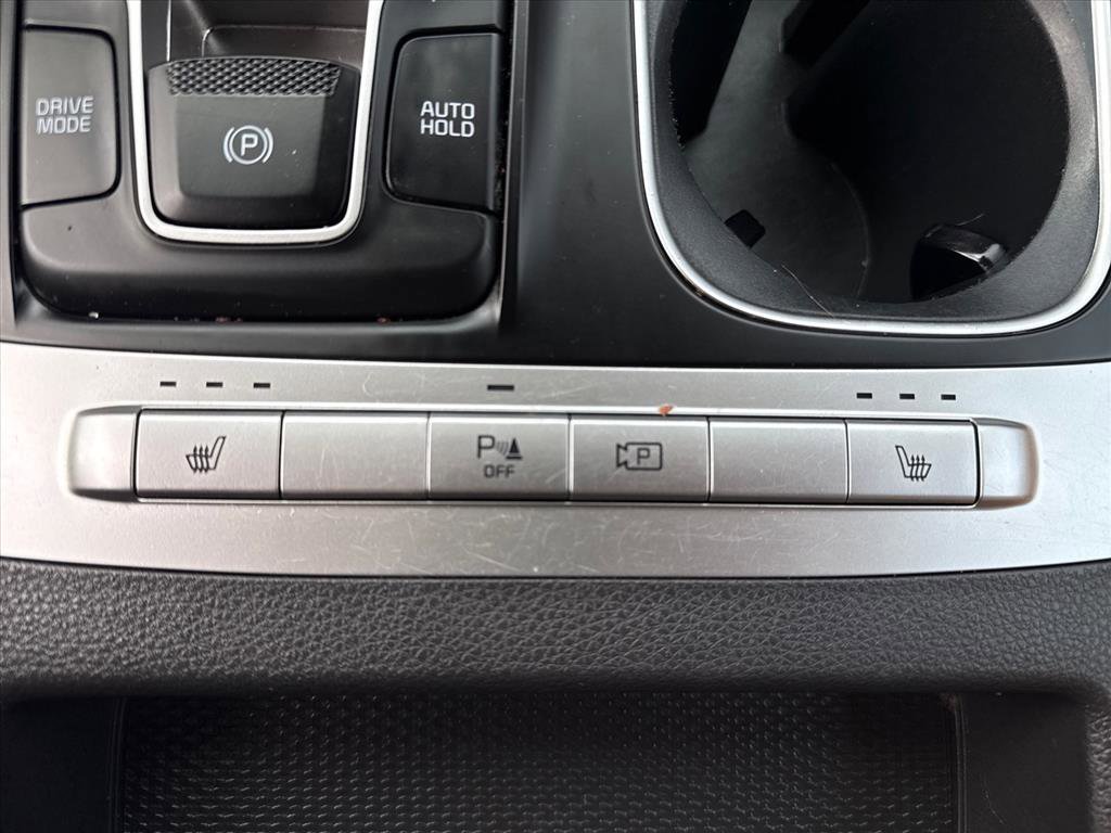 Used 2023 Kia Carnival LX image 13