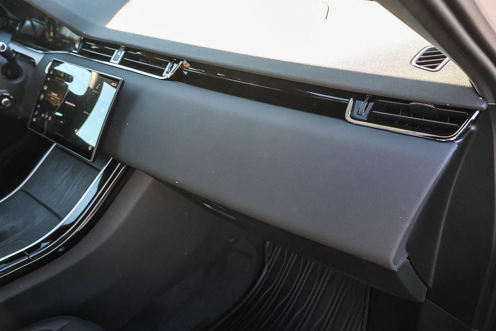 New 2026 Land Rover Range Rover Evoque S image 18