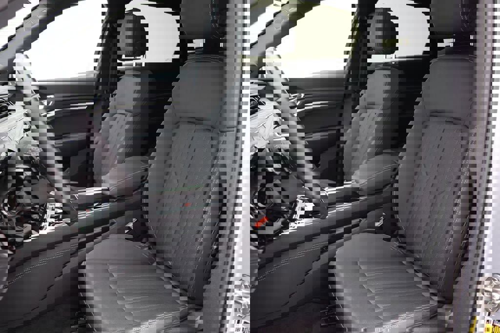 Used 2023 Audi e-tron Premium Plus w/ Premium Plus Package image 15