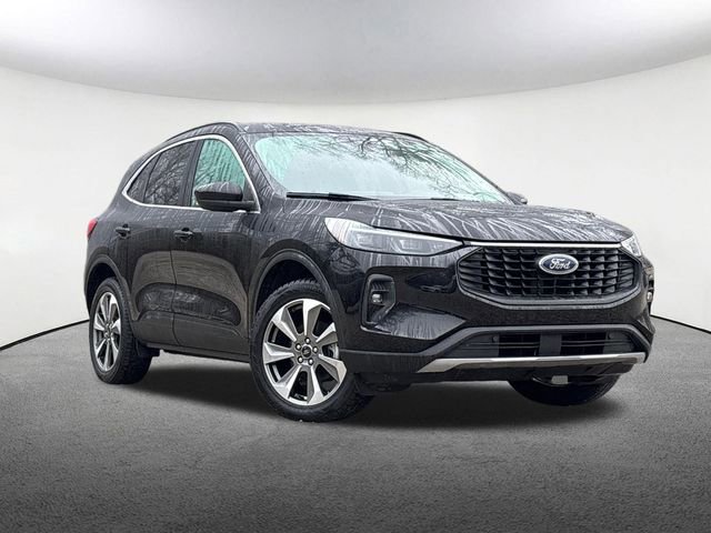 Used 2025 Ford Escape Platinum image 2
