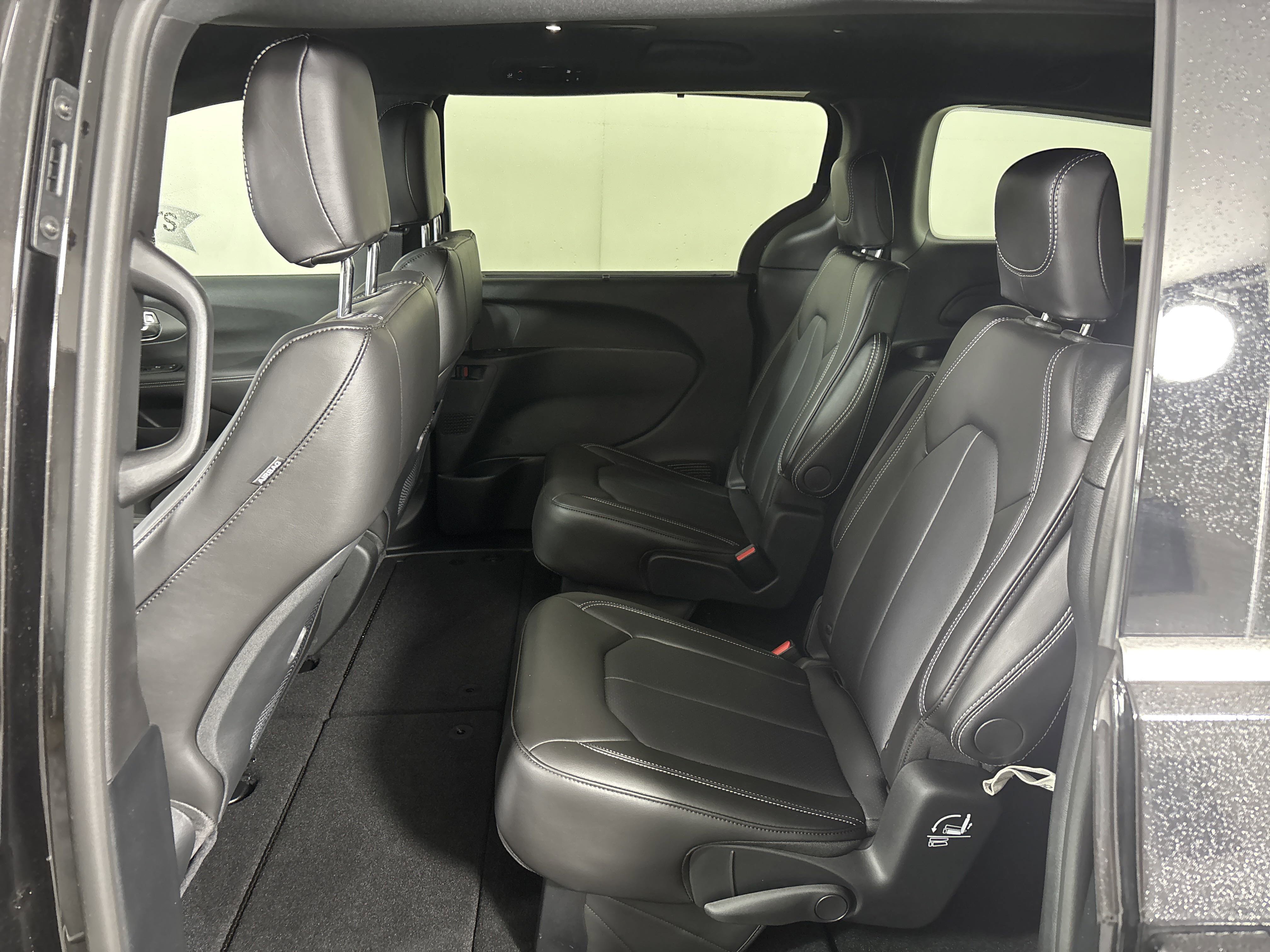 New 2025 Chrysler Voyager LX image 11