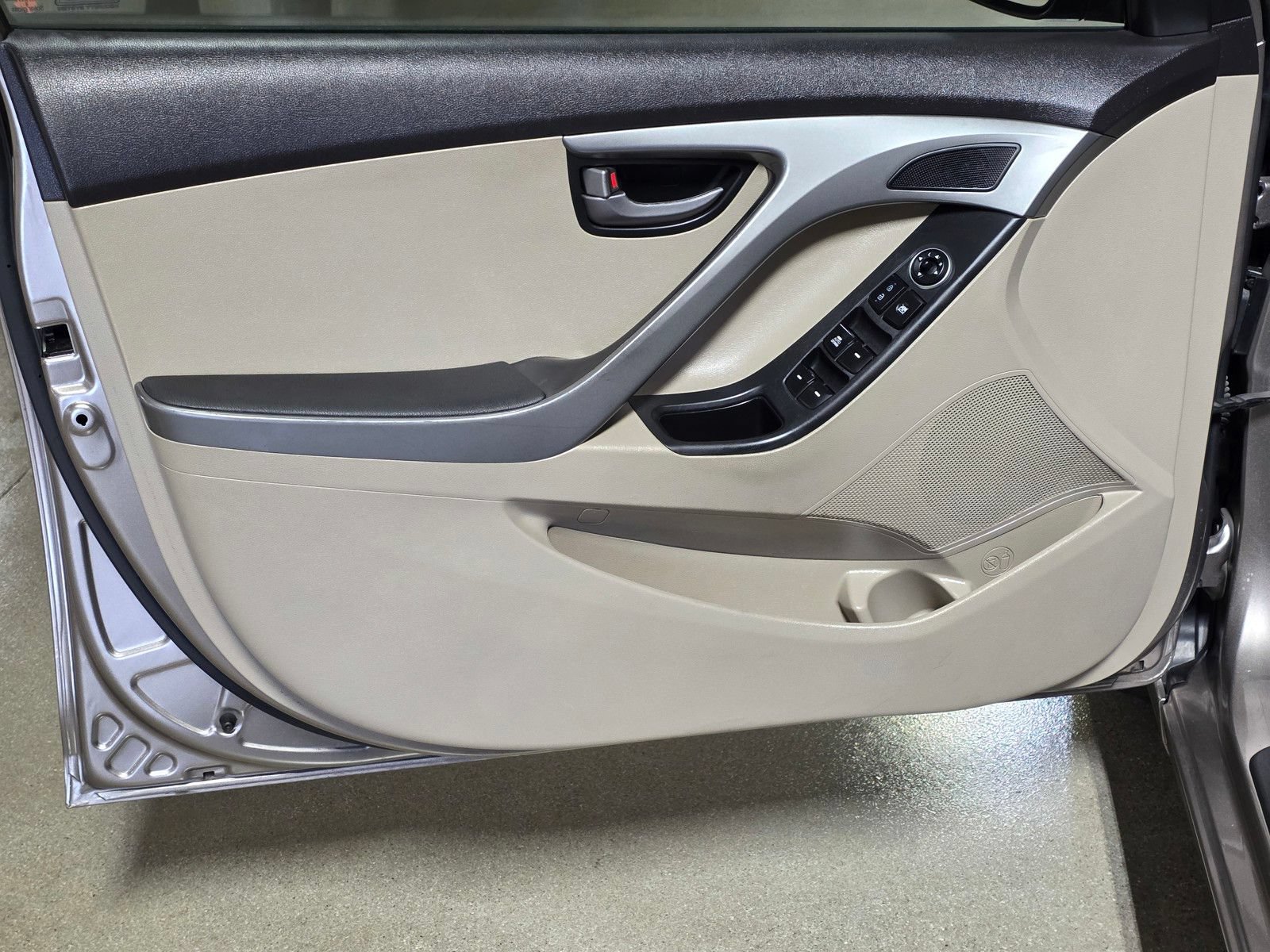 Used 2014 Hyundai Elantra SE FWD image 20