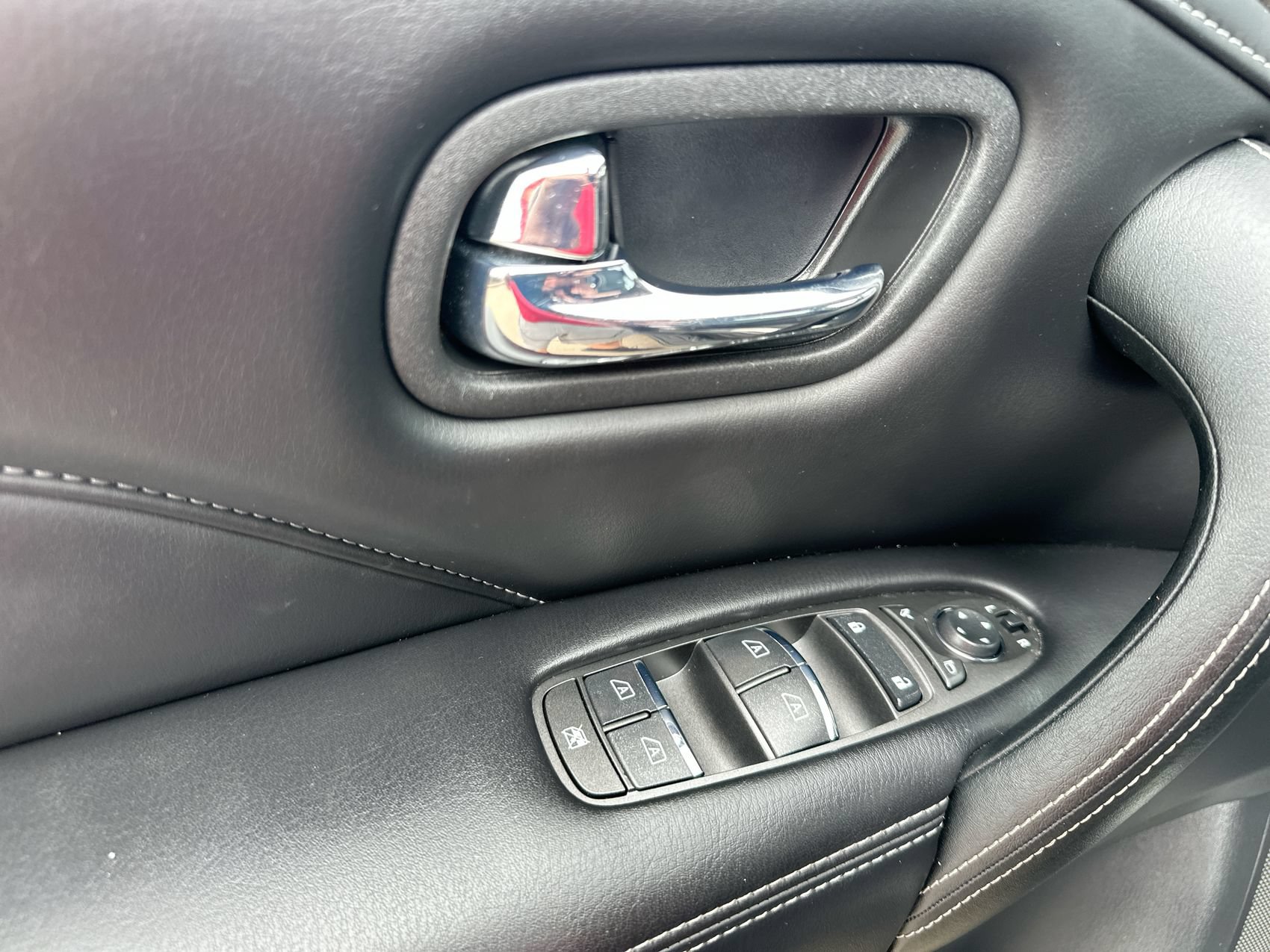 Used 2024 INFINITI QX80 Luxe RWD image 13