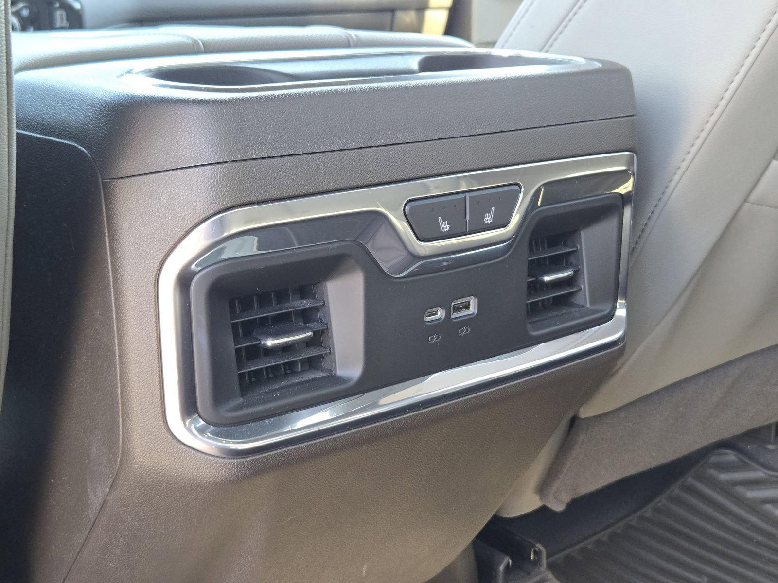 Certified 2022 Chevrolet Silverado 1500 LTZ w/ Technology Package image 33