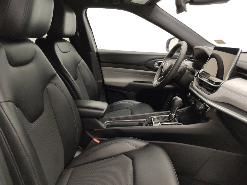 Used 2024 Jeep Compass Latitude AWD/4WD image 21