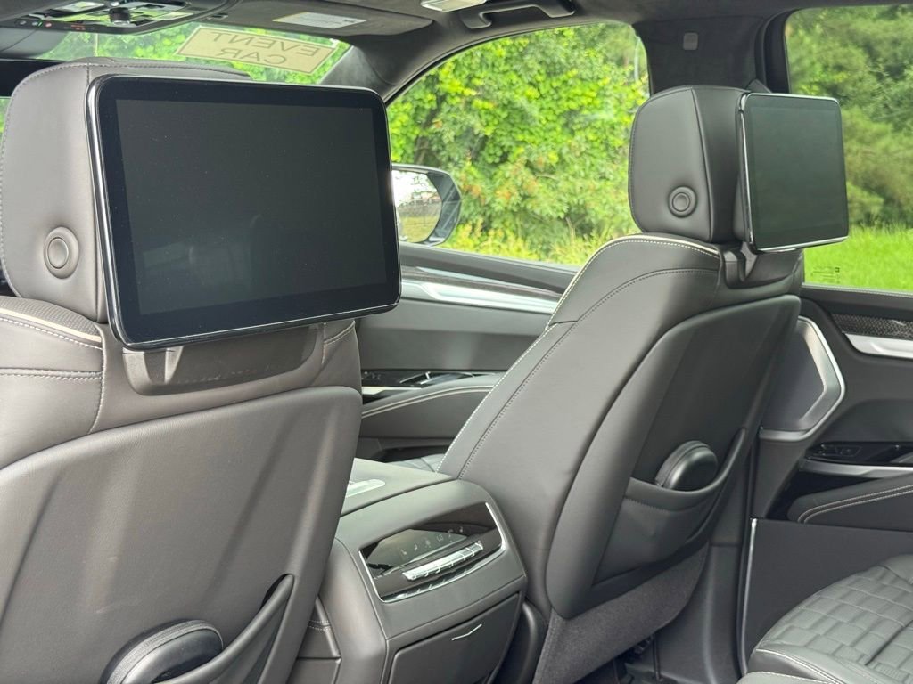 New 2026 Cadillac Escalade ESV V w/ LPO, ONYX Package AWD/4WD image 24