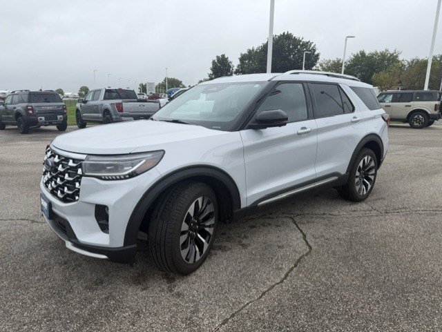 Certified 2026 Ford Explorer Platinum w/ LUX Leather Package AWD/4WD image 3