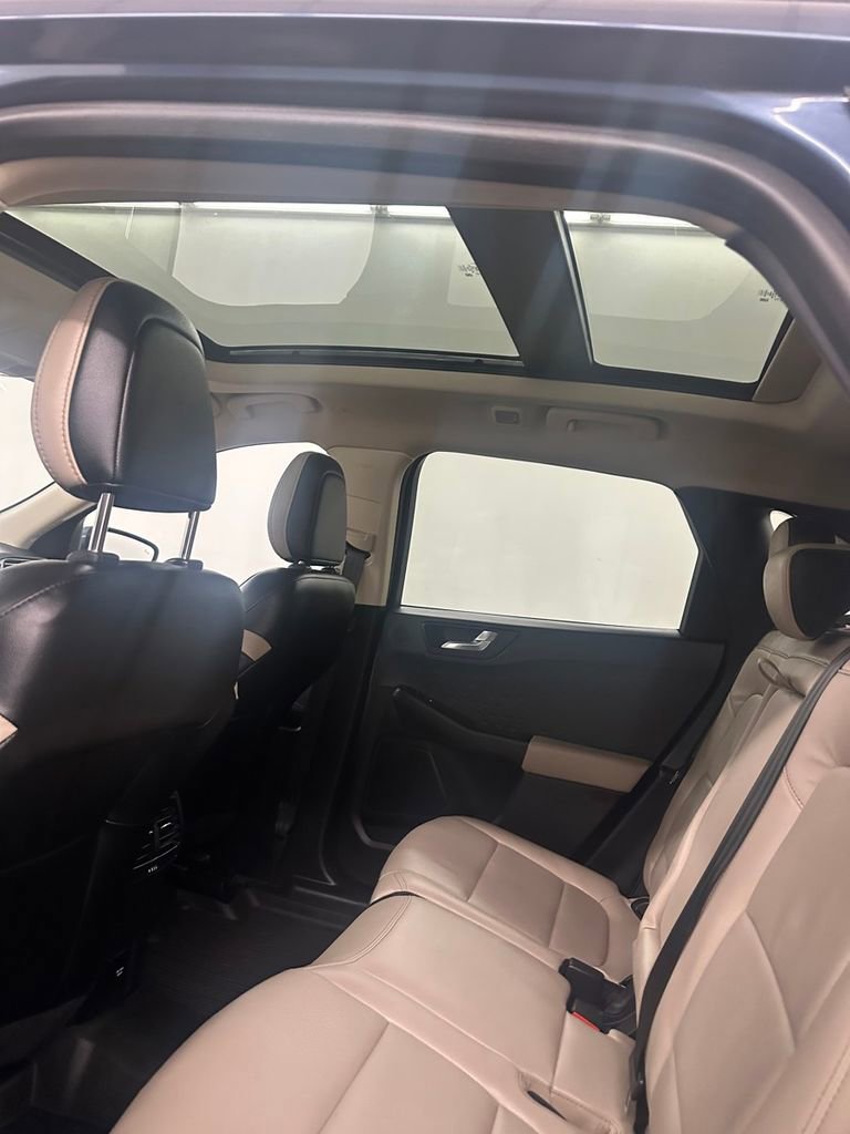 Used 2020 Ford Escape Titanium w/ Titanium Premium Package 2.0 AWD/4WD image 26