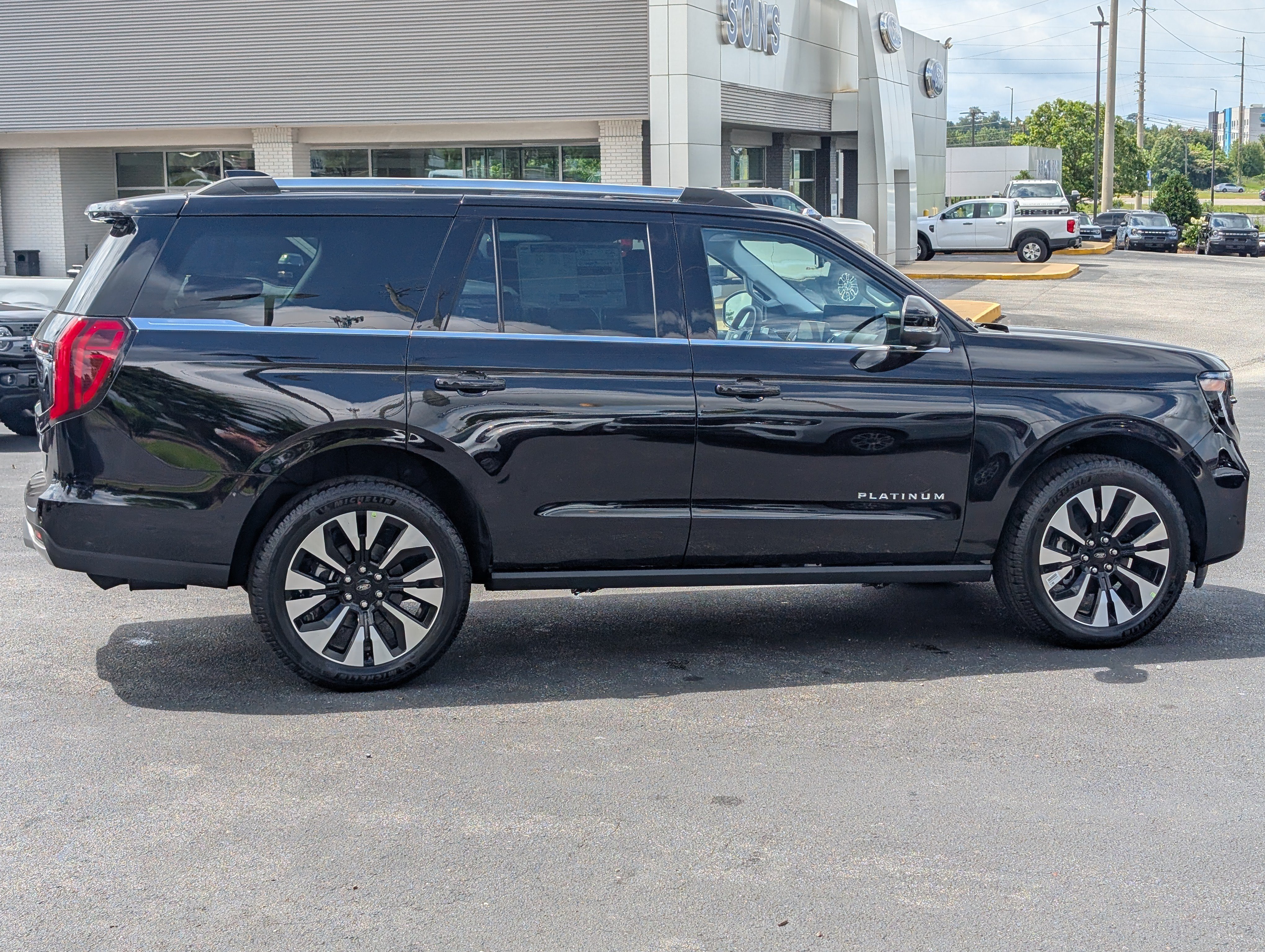 New 2026 Ford Expedition Platinum w/ Driver's Package AWD/4WD image 8