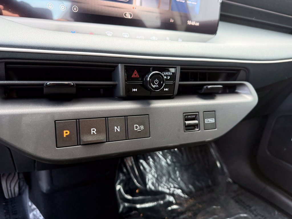 New 2026 Nissan Leaf FWD image 20