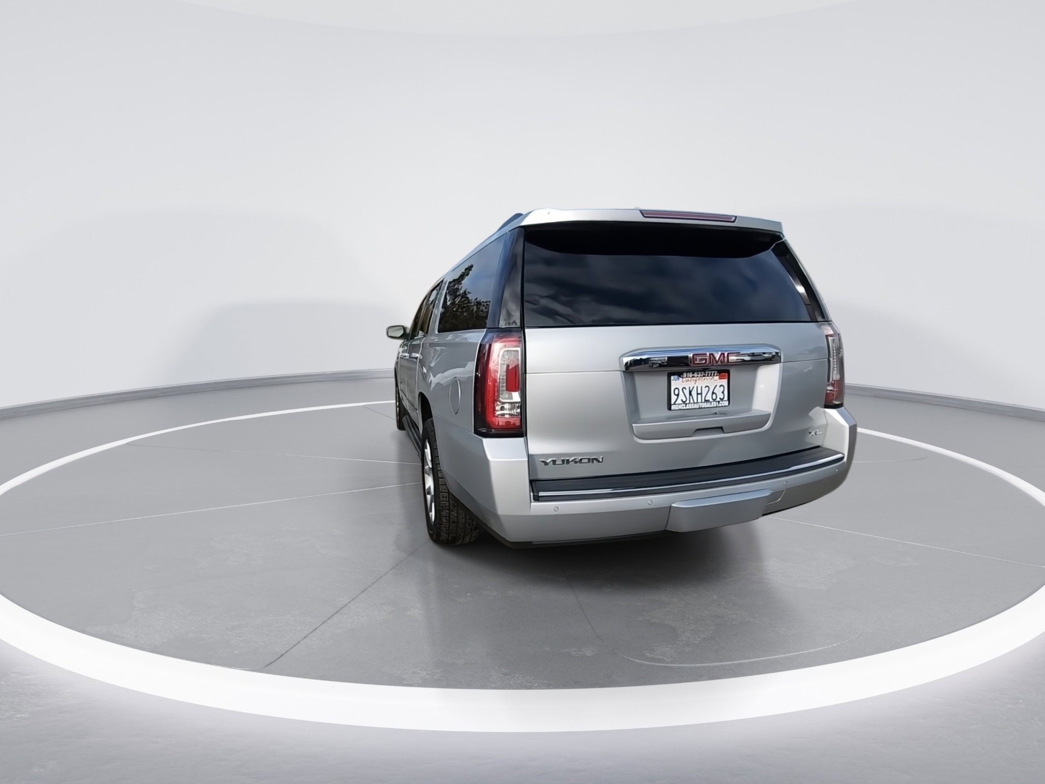 Used 2018 GMC Yukon XL Denali image 7