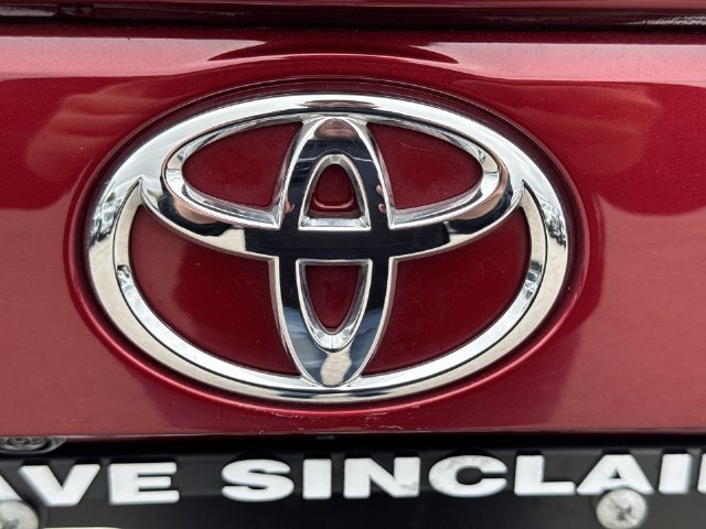 Used 2025 Toyota RAV4 XLE AWD/4WD image 29