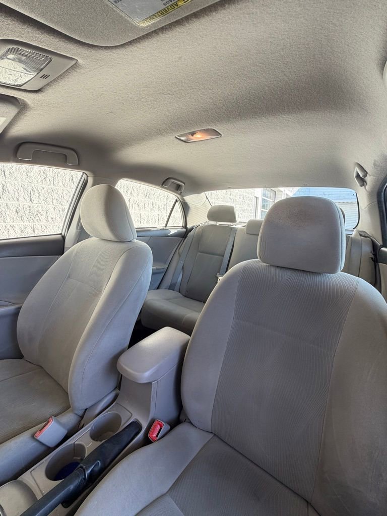 Used 2012 Toyota Corolla LE FWD image 2