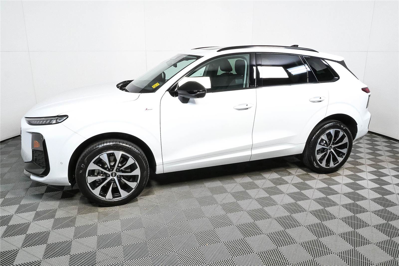 New 2026 Audi Q3 quattro 2.0T AWD/4WD image 33