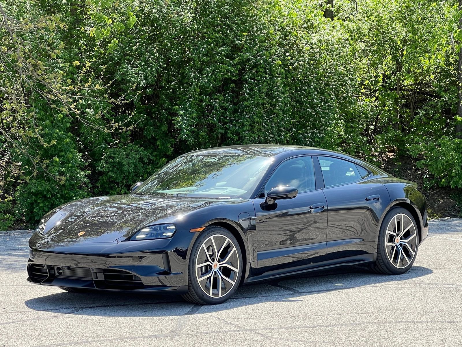 New 2026 Porsche Taycan AWD/4WD image 1