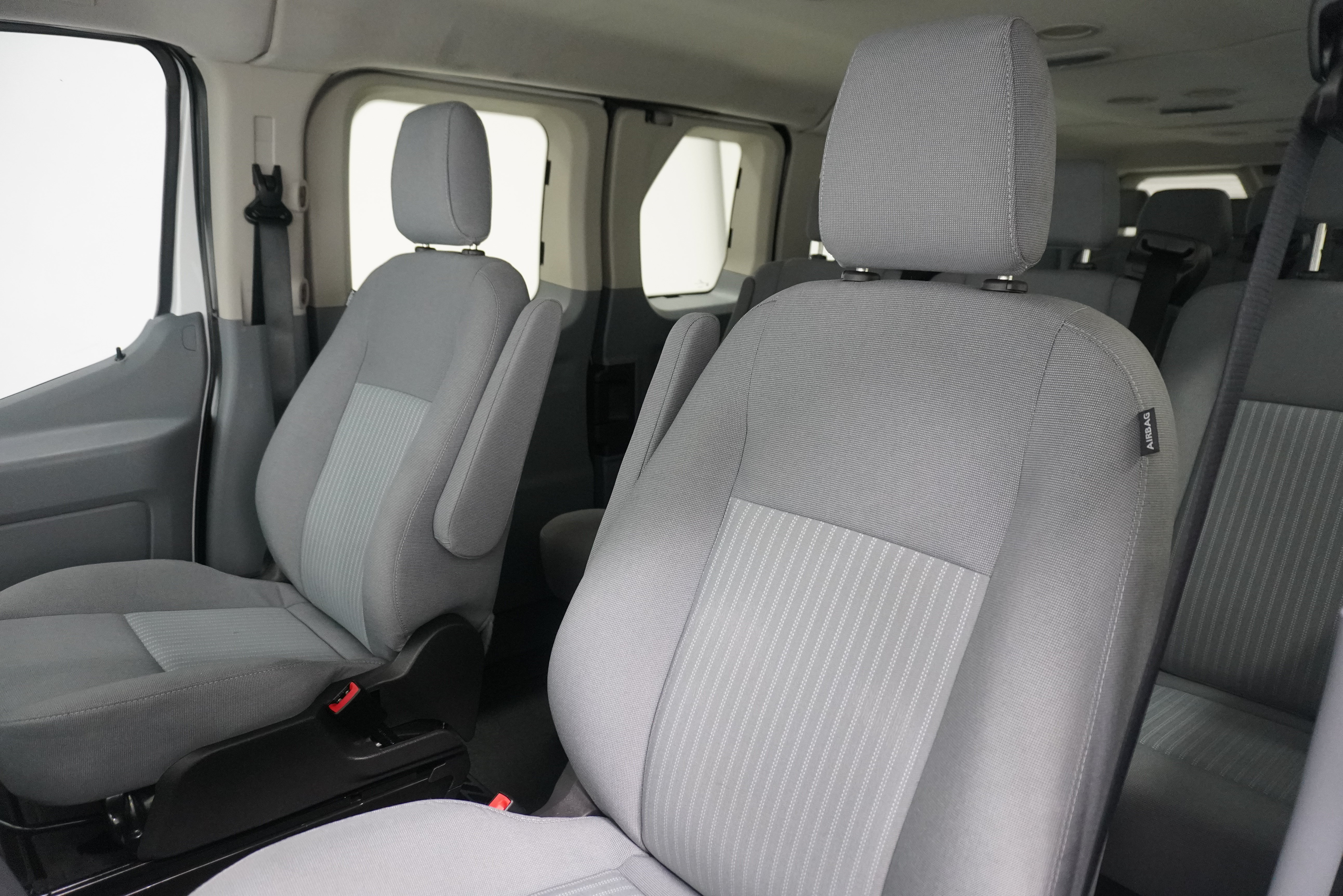 Used 2015 Ford Transit 350 XLT RWD image 9