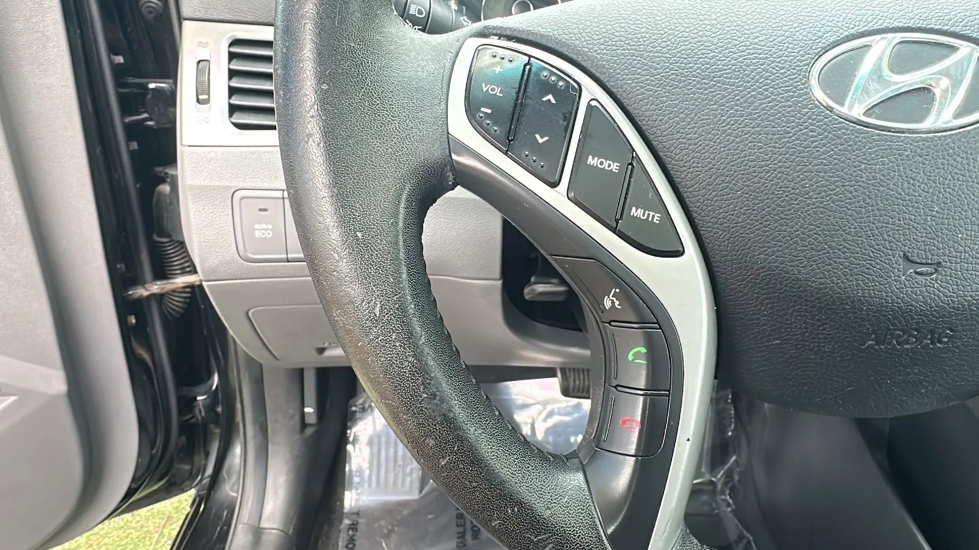 Used 2012 Hyundai Elantra Limited FWD image 32
