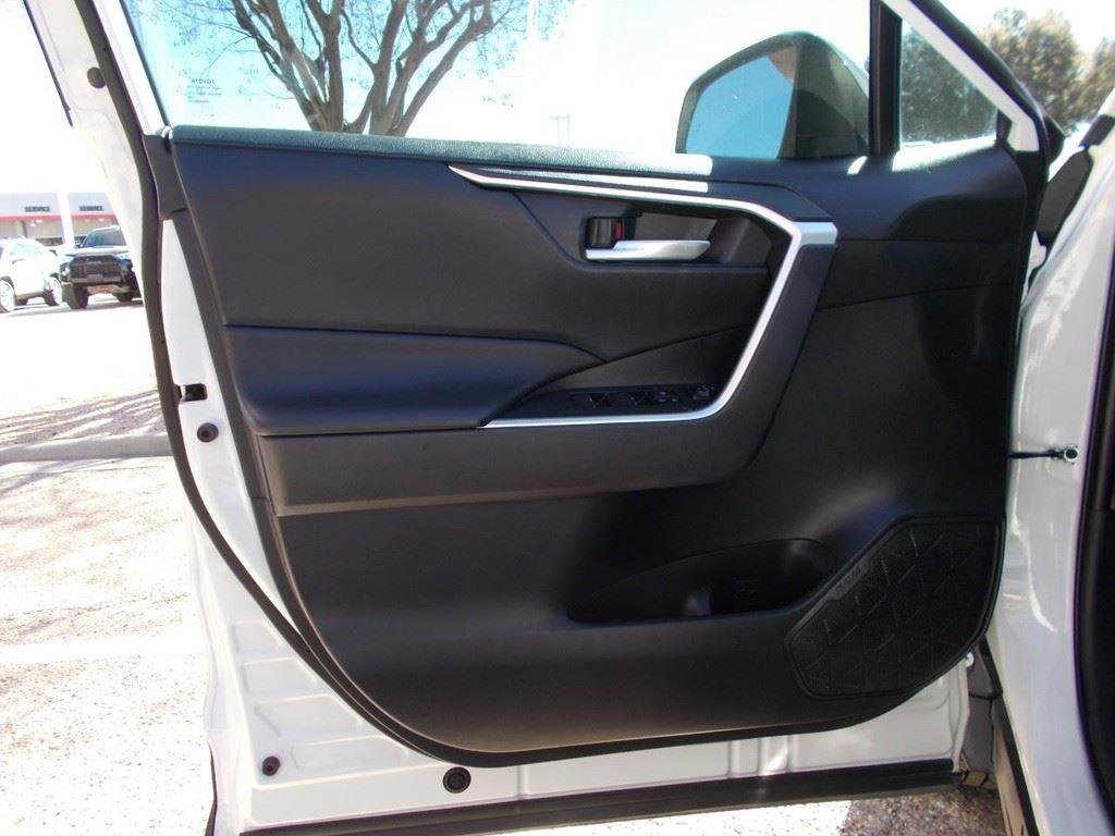 Used 2023 Toyota RAV4 XLE image 16