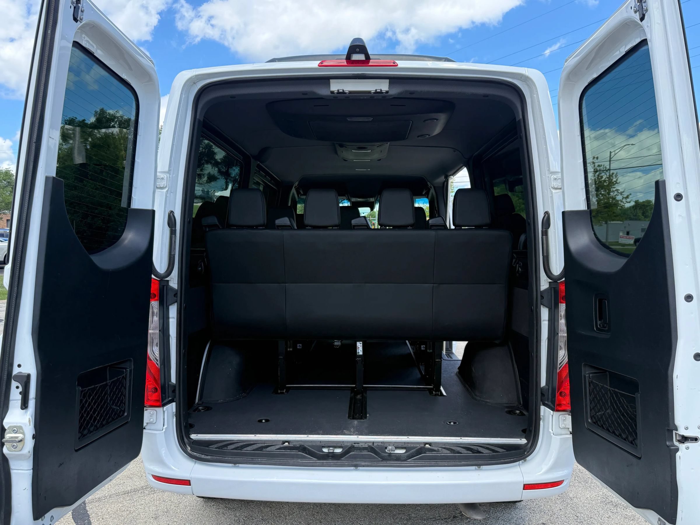Used 2020 Mercedes-Benz Sprinter 1500 w/ Driver Convenience Package image 10