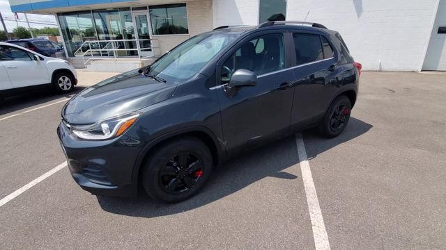 Used 2018 Chevrolet Trax LT w/ LT Convenience Package FWD image 4