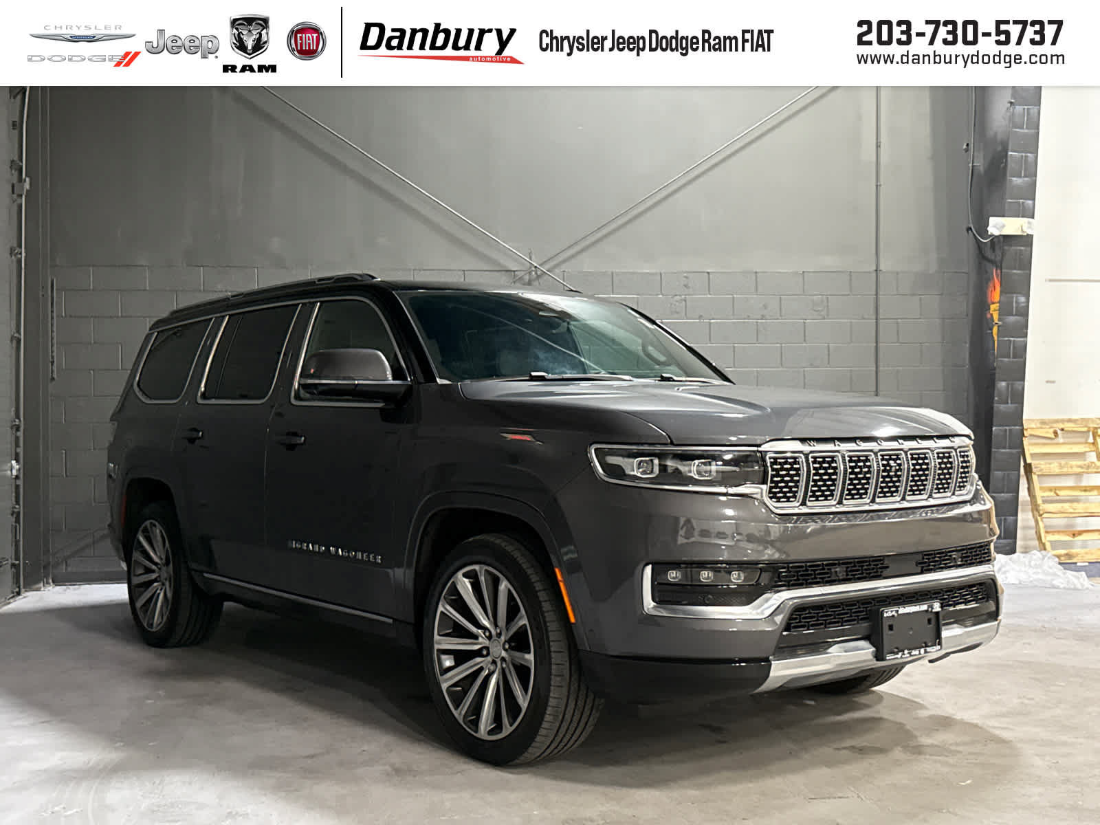 Used 2022 Jeep Grand Wagoneer Series II AWD/4WD video 1