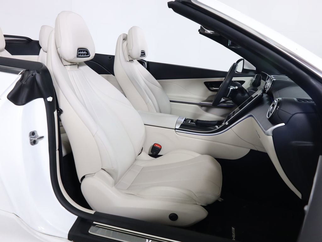 Certified 2025 Mercedes-Benz CLE 450 4MATIC Cabriolet image 80