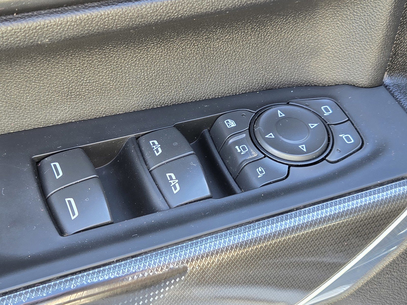 Used 2022 GMC Sierra 2500 AT4 w/ AT4 Premium Plus Package image 16