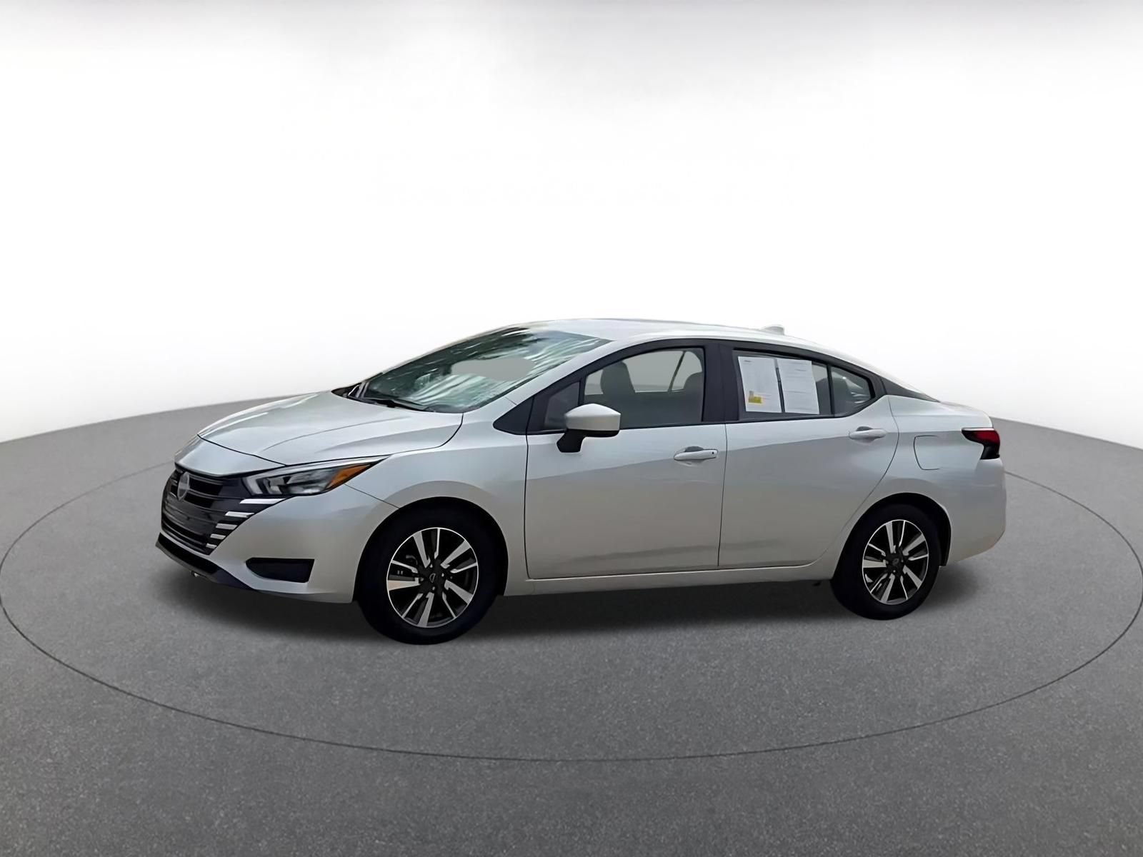 Used 2025 Nissan Versa SV FWD image 8