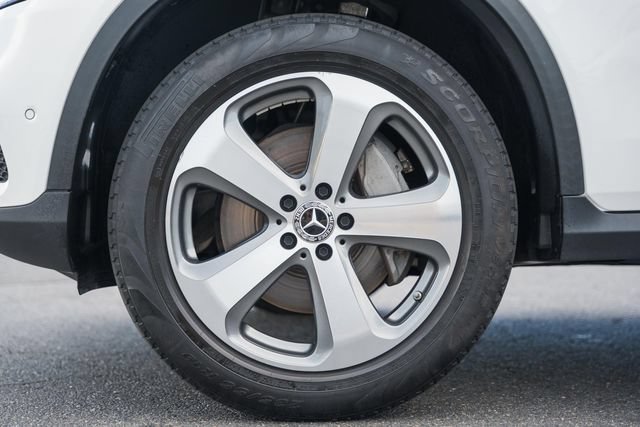 Certified 2022 Mercedes-Benz GLC 300 4MATIC w/ Premium Package Lite image 18