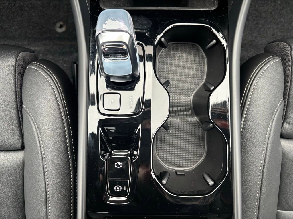 Certified 2026 Volvo XC40 B5 Plus w/ Protection Package Premier image 29